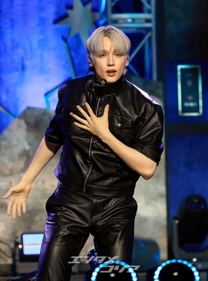 【フォト】完ぺきなパフォーマンスを披露するTXT