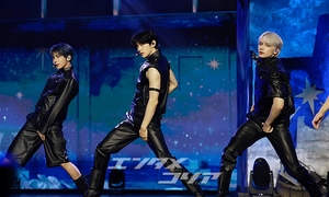 【フォト】完ぺきなパフォーマンスを披露するTXT