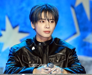 【フォト】TXT、セクシーな黒レザーコーデ…フルアルバムで音楽活動展開