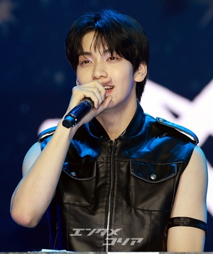 【フォト】TXT、セクシーな黒レザーコーデ…フルアルバムで音楽活動展開