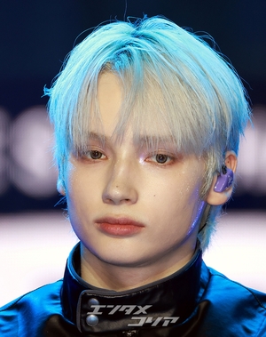 【フォト】TXT、セクシーな黒レザーコーデ…フルアルバムで音楽活動展開