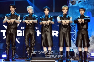 【フォト】TXT、セクシーな黒レザーコーデ…フルアルバムで音楽活動展開