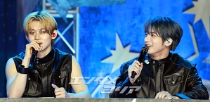 【フォト】TXT、セクシーな黒レザーコーデ…フルアルバムで音楽活動展開