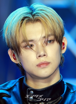 【フォト】TXT、セクシーな黒レザーコーデ…フルアルバムで音楽活動展開