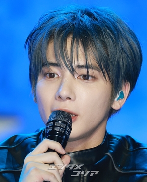 【フォト】TXT、セクシーな黒レザーコーデ…フルアルバムで音楽活動展開