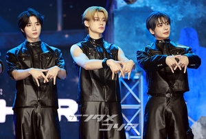 【フォト】TXT、セクシーな黒レザーコーデ…フルアルバムで音楽活動展開