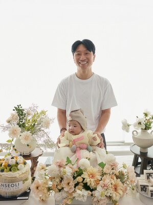 【フォト】ソン・ダムビ＆イ・ギュヒョク　かわいい韓服着た娘と幸せな生後100日目記念写真