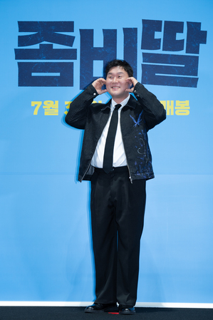 【フォト】チョ・ヨジョン＆イ・ジョンウン＆チェ・ユリ＆チョ・ジョンソクら、『ゾンビ娘』のキャストたち