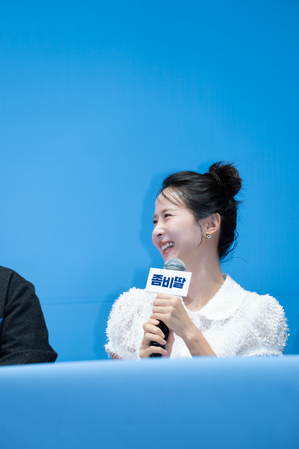 【フォト】チョ・ヨジョン＆イ・ジョンウン＆チェ・ユリ＆チョ・ジョンソクら、『ゾンビ娘』のキャストたち