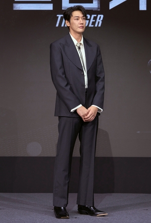 【フォト】キム・ナムギル＆キム・ヨングァン、火花散るカリスマ