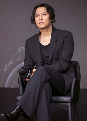 【フォト】キム・ナムギル＆キム・ヨングァンら、『トリガー』制作発表会に出席