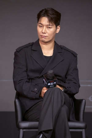 【フォト】キム・ナムギル＆キム・ヨングァンら、『トリガー』制作発表会に出席