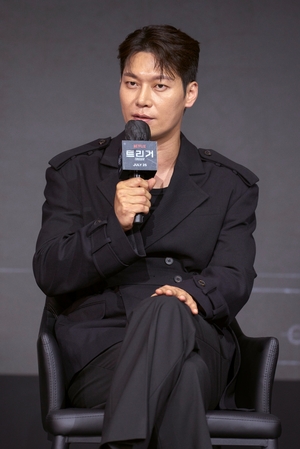 【フォト】キム・ナムギル＆キム・ヨングァンら、『トリガー』制作発表会に出席