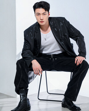 【フォト】アン・ヒョソプ×イ・ミンホ×チェ・スビン×シン・スンホ×ナナ『全知的な読者の視点から』グラビア公開