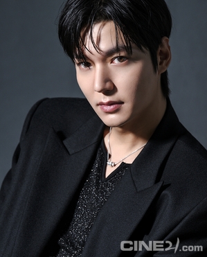 【フォト】アン・ヒョソプ×イ・ミンホ×チェ・スビン×シン・スンホ×ナナ『全知的な読者の視点から』グラビア公開