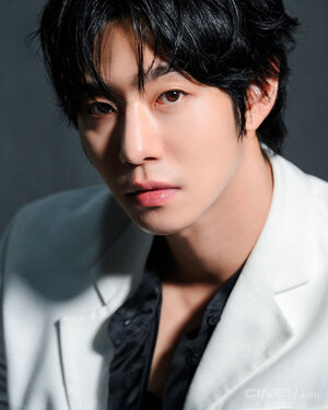 【フォト】アン・ヒョソプ×イ・ミンホ×チェ・スビン×シン・スンホ×ナナ『全知的な読者の視点から』グラビア公開