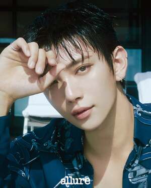 【フォト】SEVENTEENジョシュア＆ドギョム、「allure Korea」の表紙を飾る…モルディブで魅力アピール