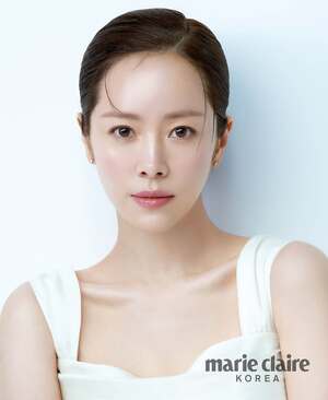 【フォト】純白ドレス姿のハン・ジミン、清らかな美しさ