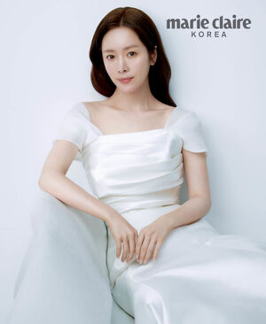 【フォト】純白ドレス姿のハン・ジミン、清らかな美しさ