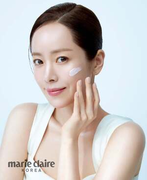 【フォト】純白ドレス姿のハン・ジミン、清らかな美しさ