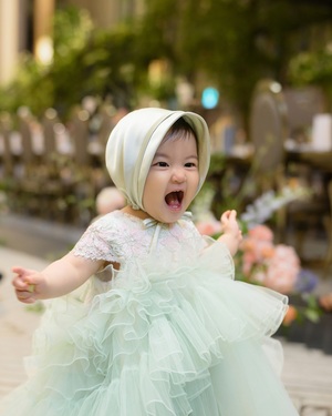 【フォト】イ・ジフン＆アヤネさん　娘の満1歳誕生日祝い写真公開…幸せ3人家族