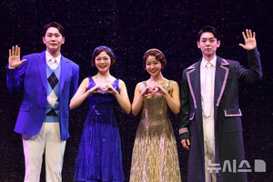 【フォト】ミュージカル『42nd ストリート』プレスコール　出演者勢ぞろい　／ソウル