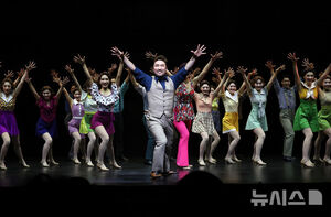 【フォト】ミュージカル『42nd ストリート』プレスコール　出演者勢ぞろい　／ソウル