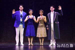 【フォト】ミュージカル『42nd ストリート』プレスコール　出演者勢ぞろい　／ソウル