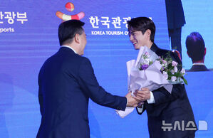 【フォト】パク・ボゴム、韓国観光名誉広報大使に…穏やかなビジュアル