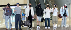 【フォト】ENHYPENが日本へ出発「クールな7人の男たち」