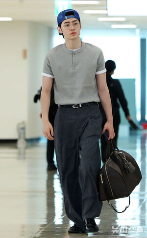 【フォト】ENHYPENが日本へ出発「クールな7人の男たち」