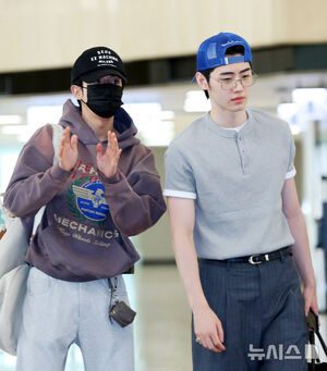 【フォト】ENHYPENが日本へ出発「クールな7人の男たち」