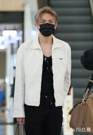 【フォト】ENHYPENが日本へ出発「クールな7人の男たち」