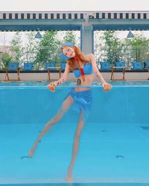 体重41キロのチェ・ジュニ、超スリムボディでさわやかビキニ姿披露