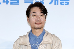 【フォト】ソン・ヨンギュ「『幸せの国』見てください」