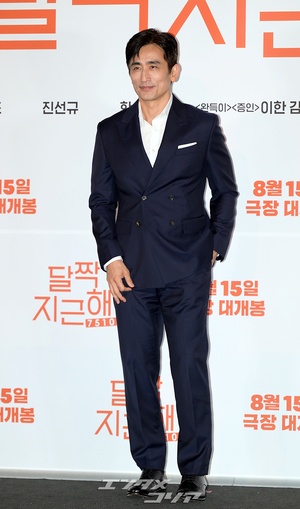 【フォト】チャ・インピョのジェントルなスーツファッション