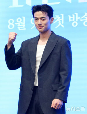 【フォト】チョン・イル＆チョン・インソン＆ユン・ヒョンミンら出演『華やかな日々』制作発表会