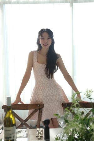 【フォト】アン・ソヒ　ワイン発売イベントで妖精のような美しさ