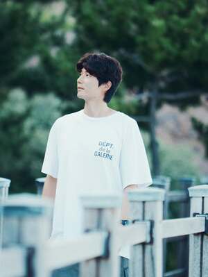 【フォト】ハン・ヘジン＆奇誠庸、娘と夏の海を満喫…ラブリーな家族