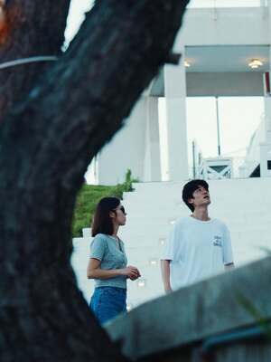 【フォト】ハン・ヘジン＆奇誠庸、娘と夏の海を満喫…ラブリーな家族