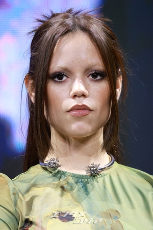 【フォト】ジェナ・オルテガ＆エマ・マイヤーズ「一緒に楽しく」