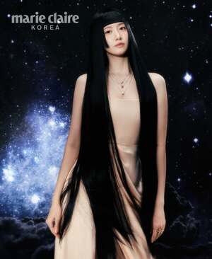 【フォト】本当に少女時代ユナ…？　破格のヘアスタイルと「錯視ドレス」で魅惑的な美しさ発散