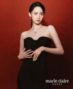 【フォト】本当に少女時代ユナ…？　破格のヘアスタイルと「錯視ドレス」で魅惑的な美しさ発散