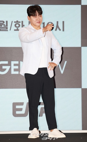 【フォト】オ・デファン「芸能プロダクションの悪徳社長です」