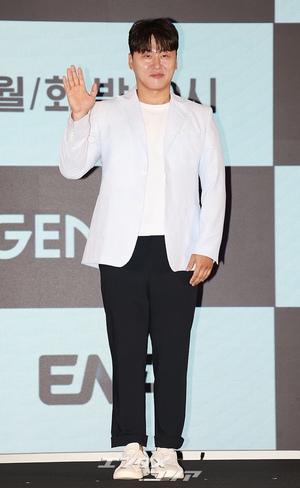 【フォト】オ・デファン「芸能プロダクションの悪徳社長です」