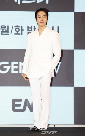 【フォト】ソン・スンホン、これが韓流スターのビジュアル