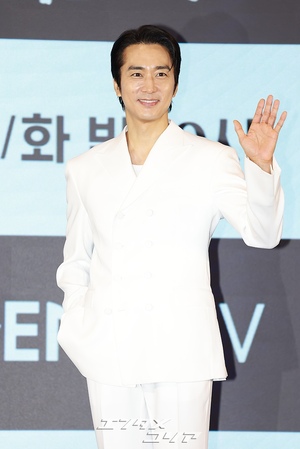 【フォト】ソン・スンホン、これが韓流スターのビジュアル