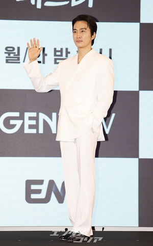 【フォト】ソン・スンホン、これが韓流スターのビジュアル