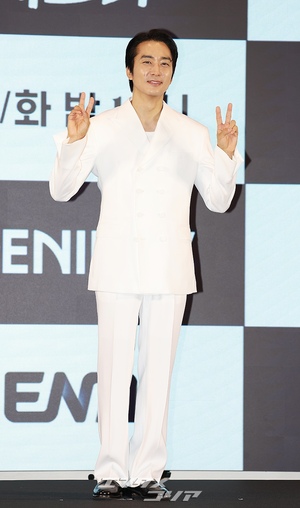 【フォト】ソン・スンホン、これが韓流スターのビジュアル