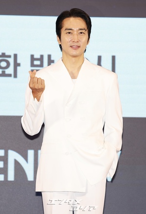 【フォト】ソン・スンホン、これが韓流スターのビジュアル